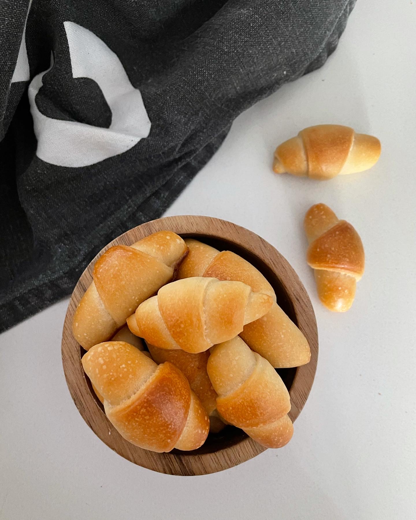 Sourdough Discard Mini Crescent Rolls [or yeasted]